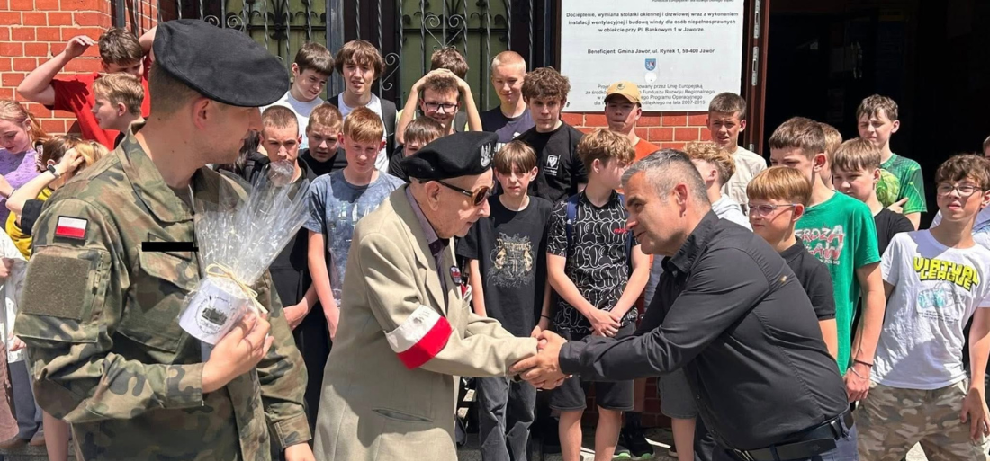Zdjęcie z honorowym gościem